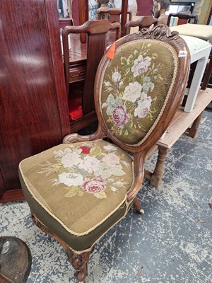 Lot 1432 - A Victorian mahogany show frame ladies chair...