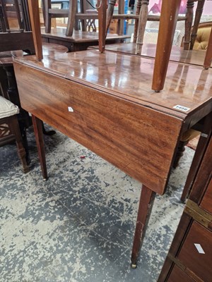 Lot 1456 - A Georgian mahogany drop leaf Pembroke table...