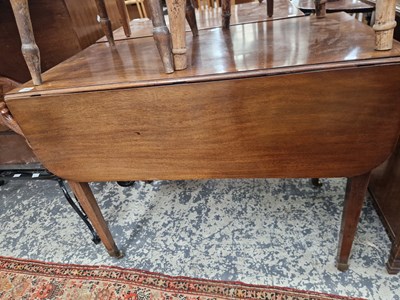 Lot 1466 - A late Georgian mahogany Pembroke table with...