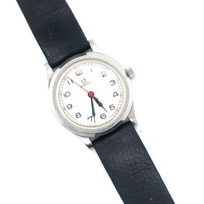 Lot 172 - A gent's vintage Omega manual wound wristwatch...