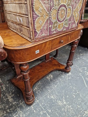 Lot 1577 - A Victorian small mahogany washstand