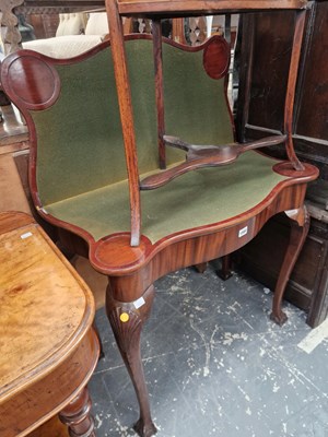 Lot 1580 - A George II-style mahogany serpentine foldover...