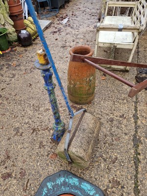 Lot 760e - A stone garden roller