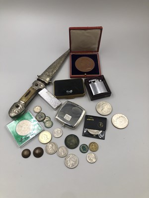 Lot 199 - A Kindjal dagger, a Dunhill lighter, a Ronsen...