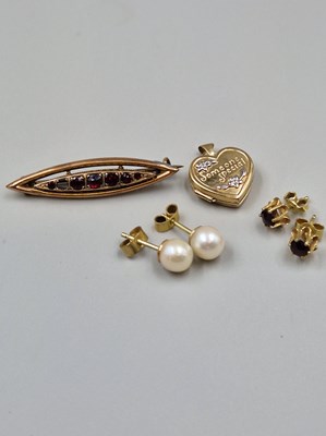 Lot 185a - An antique stone set bar brooch, a someone...