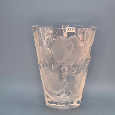 Lot 213 - A Lalique Ispahan pattern partially frosted...