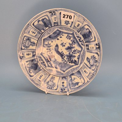 Lot 270 - Two 17th-century kraak blue and white plates,...