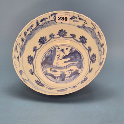 Lot 280 - A mid 17th century Kraak type blue and white...