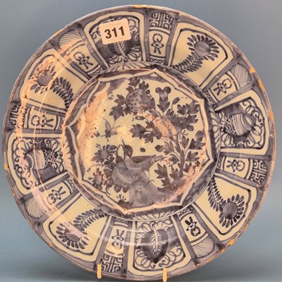 Lot 311 - An 18th century Frankfurt type blue and white...