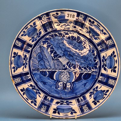 Lot 318 - An 18th century Dutch Delft kraak style blue...