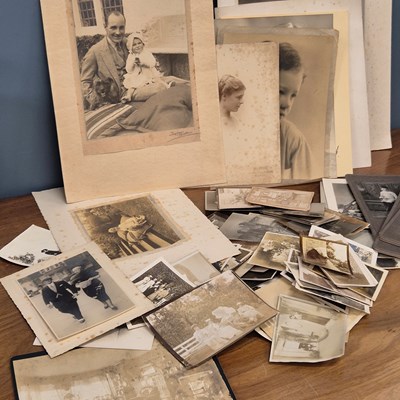Lot 337 - A large quantity of family photographs and...
