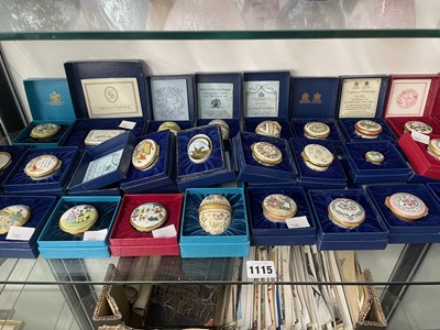 Lot 1115 - A collection of boxed Bilston, Halcyon Days...