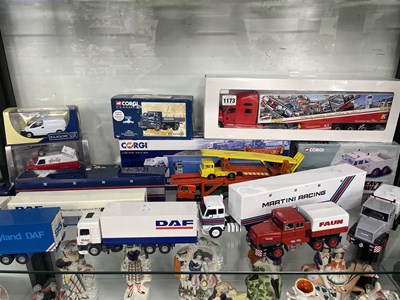 Lot 1173 - Boxed and loose die cast toy lorries vans and...