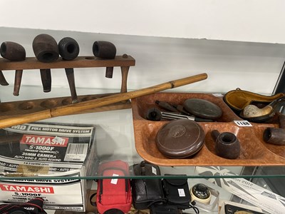 Lot 1188 - A rack of and some loose briar pipes