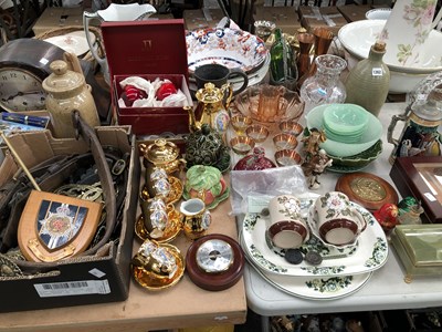 Lot 1262 - Electroplate cutlery, souvenir tea spoons, a...