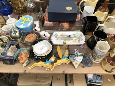 Lot 1302 - Bells, Babycham and other food and drink...