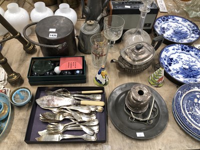 Lot 1435 - A silver ashtray, electroplate cutlery, a...