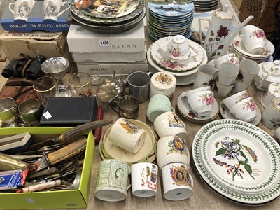 Lot 1439 - Floral tea and coffee wares, collectors plates,...