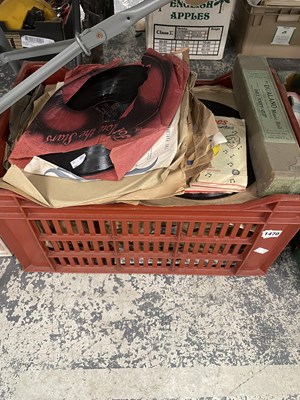 Lot 1470 - 78rpm records together with some 45rpm singles