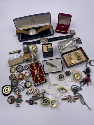 Lot 317 - A 9ct hallmarked gold Garrard presentation...