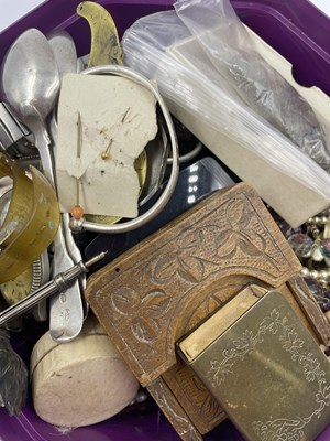 Lot 323 - Collectables, jewellery, watches, coins,...