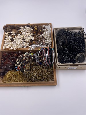 Lot 327 - A collection of vintage beaded and other...