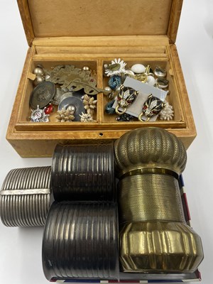 Lot 330 - A vintage jewellery case and costume contents,...