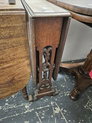 Lot 586 - A Victorian mahogany large sutherland table