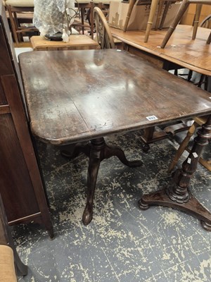 Lot 622 - A George III mahogany tripod tilt top table.