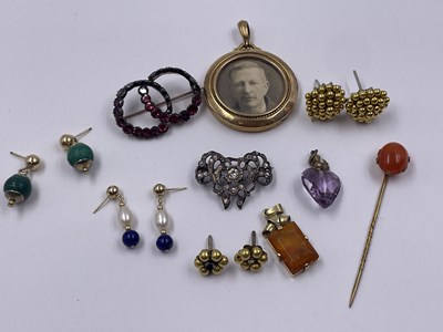 Lot 335 - A vintage 9ct stamped double-sided glazed...