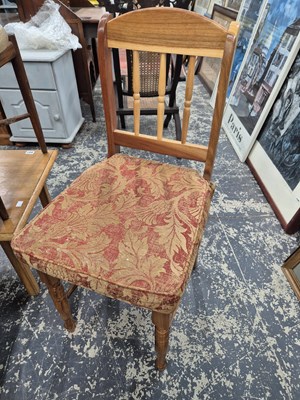Lot 648 - A hardwood pedestal breakfast table and a...