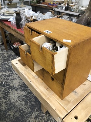 Lot 1524 - A six drawer collector's chest containing...