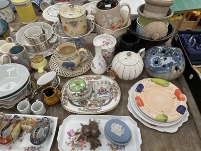 Lot 1588 - A Maling covered bowl, other bowls and...