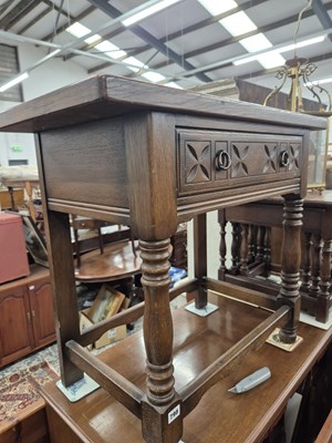 Lot 798 - An oak side table with single drawer