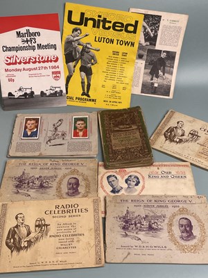 Lot 363 - A collection of cigarette cards, an Oxford and...
