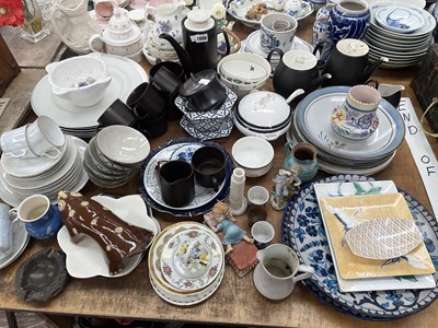 Lot 1600 - Raymond Loewy and other tea wares, various...