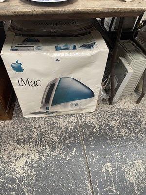 Lot 1604 - Apple Mac computer, CD and other units