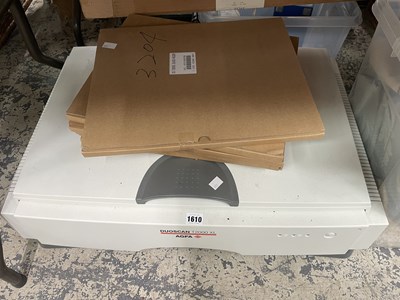 Lot 1610 - An Agfa Duoscan T2000 XL printer together with...