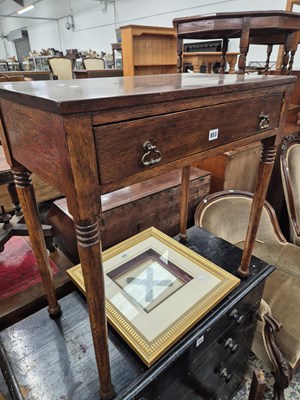 Lot 853 - An antique oak side table.