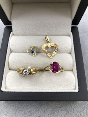 Lot 402 - A 14ct stamped diamond ring size H 1/2, a 10ct...