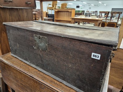 Lot 863 - A large oak bible box with carrying handles.