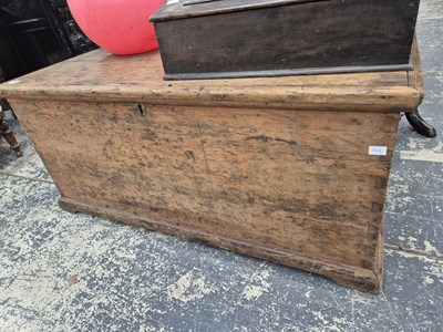 Lot 896 - A large Victorian pine blanket box. Prov....