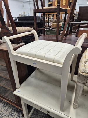 Lot 911 - A dressing stool.