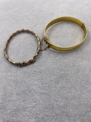 Lot 340 - A 9ct, hallmarked gold (marks rubbed)...