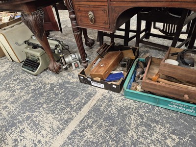 Lot 1011 - Typewriter, various scientific apparatus, etc.