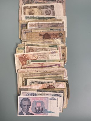 Lot 411 - A quantity of world bank notes.