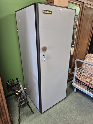 Lot 1041 - A Eurocave wine fridge.