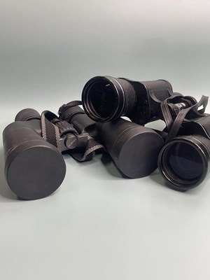 Lot 424 - A pair of Asahi Pentax binoculars in a fitted...