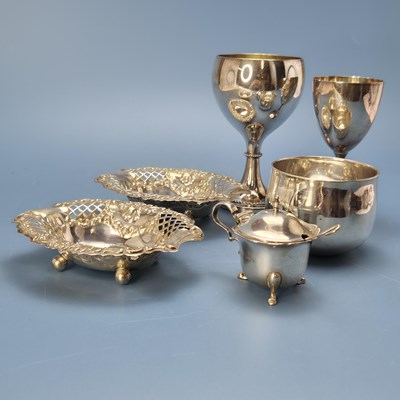 Lot 416 - A pair of Birmingham silver sweetmeats, a drum...