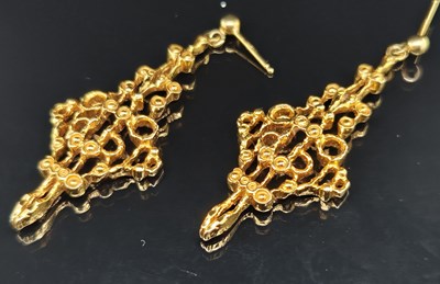 Lot 14 - A pair of 9ct hallmarked gold Brutalist style...